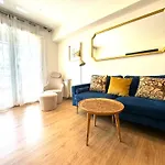 Paradise Luxurious Apartment, Free Parking, 3 Double Rooms, 4 Beds, Terrace, Jacuzzi, New