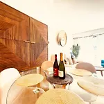 Bahia Luxurious Apartment, 3 Double Rooms, Free Parking, Terrace, Brand New