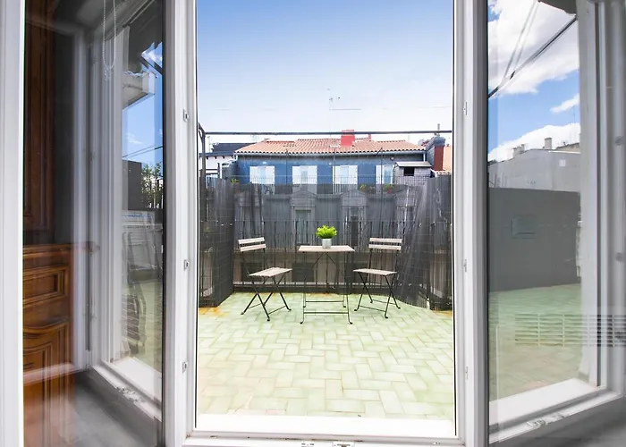 Beautiful Apartment With Terrace - Prime Location!