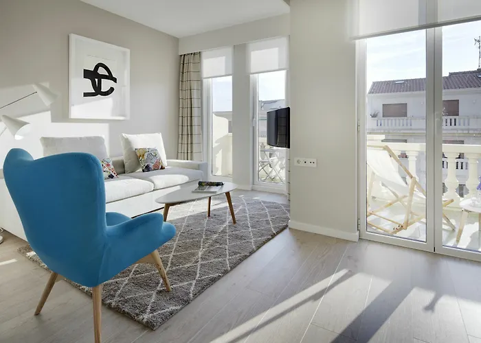 Jai Alai Beach Apartment By Feelfree Rentals