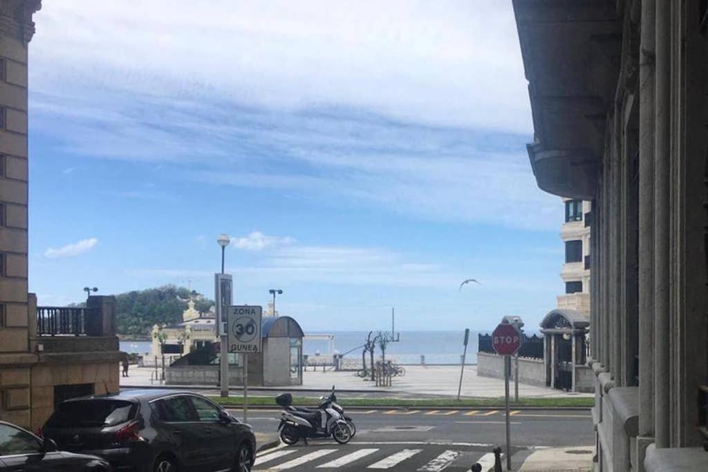 Donostia, A Pocos Pasos De La Playa De La Concha. Apartamento