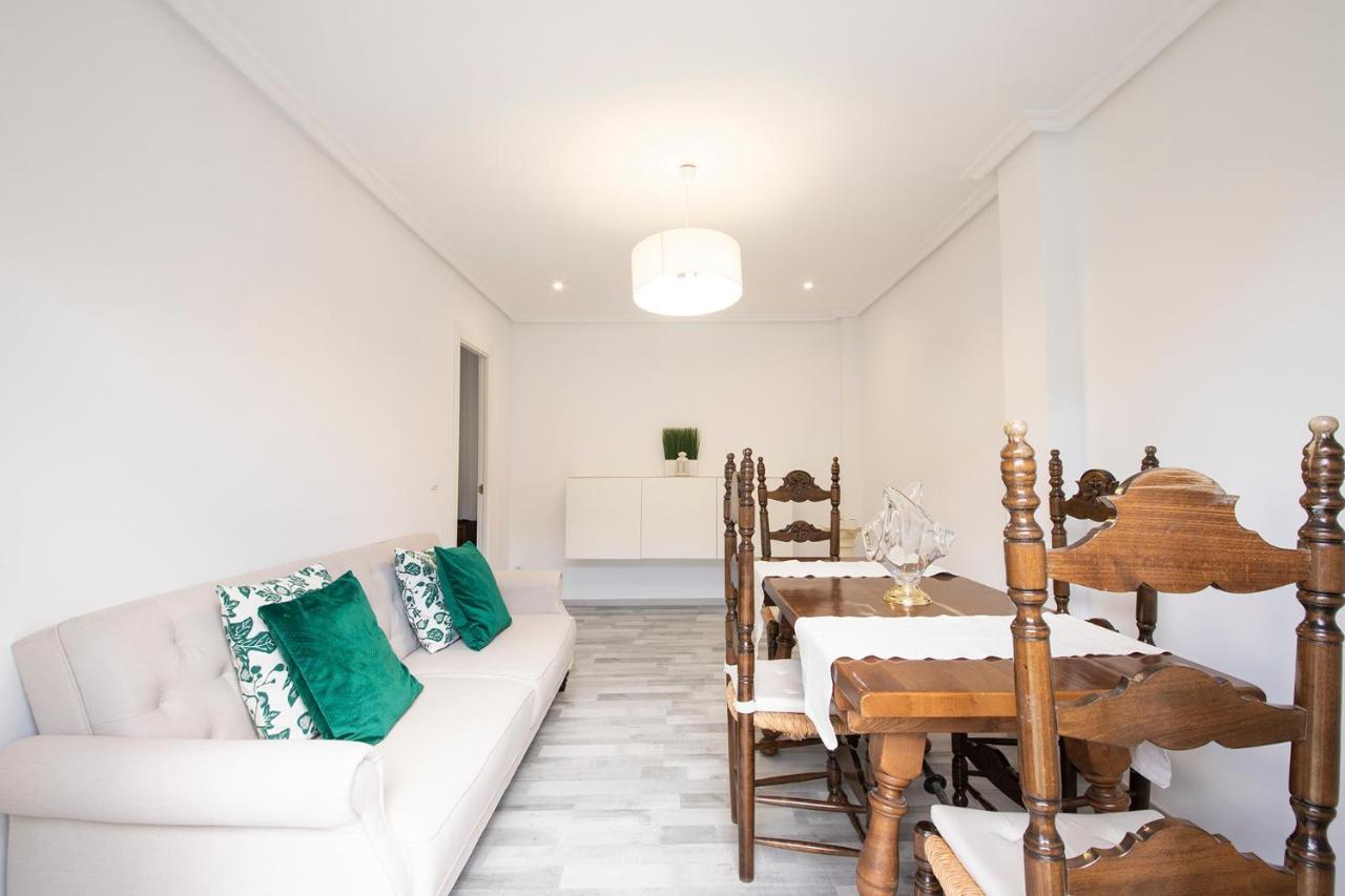 Beautiful With Terrace - Prime Location!