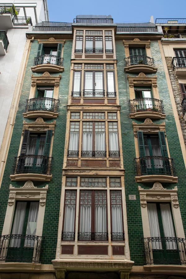 Beautiful With Terrace - Prime Location! *