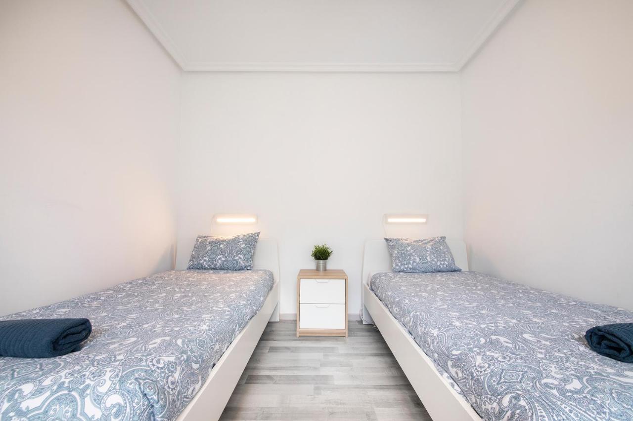 Apartment Beautiful With Terrace - Prime Location! *