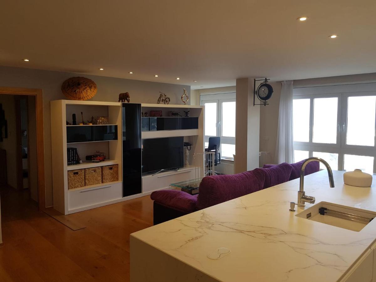 Apartamento Céntrico, Amplio Y Lujoso Con Preciosas Vistas *