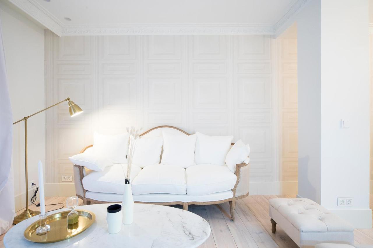 Brand New I Beachfront I 3 Min Old Town Anvers Apartment