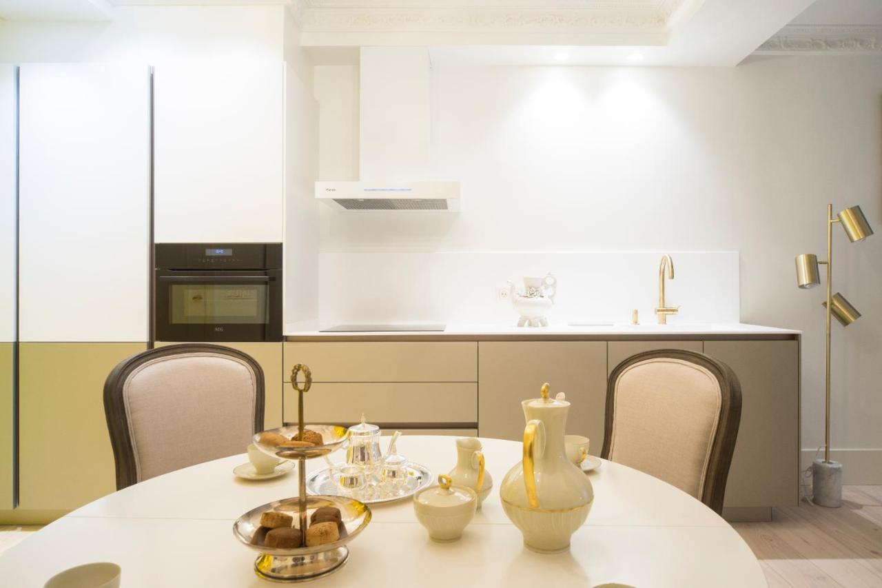 Brand New I Beachfront I 3 Min Old Town Anvers Apartment