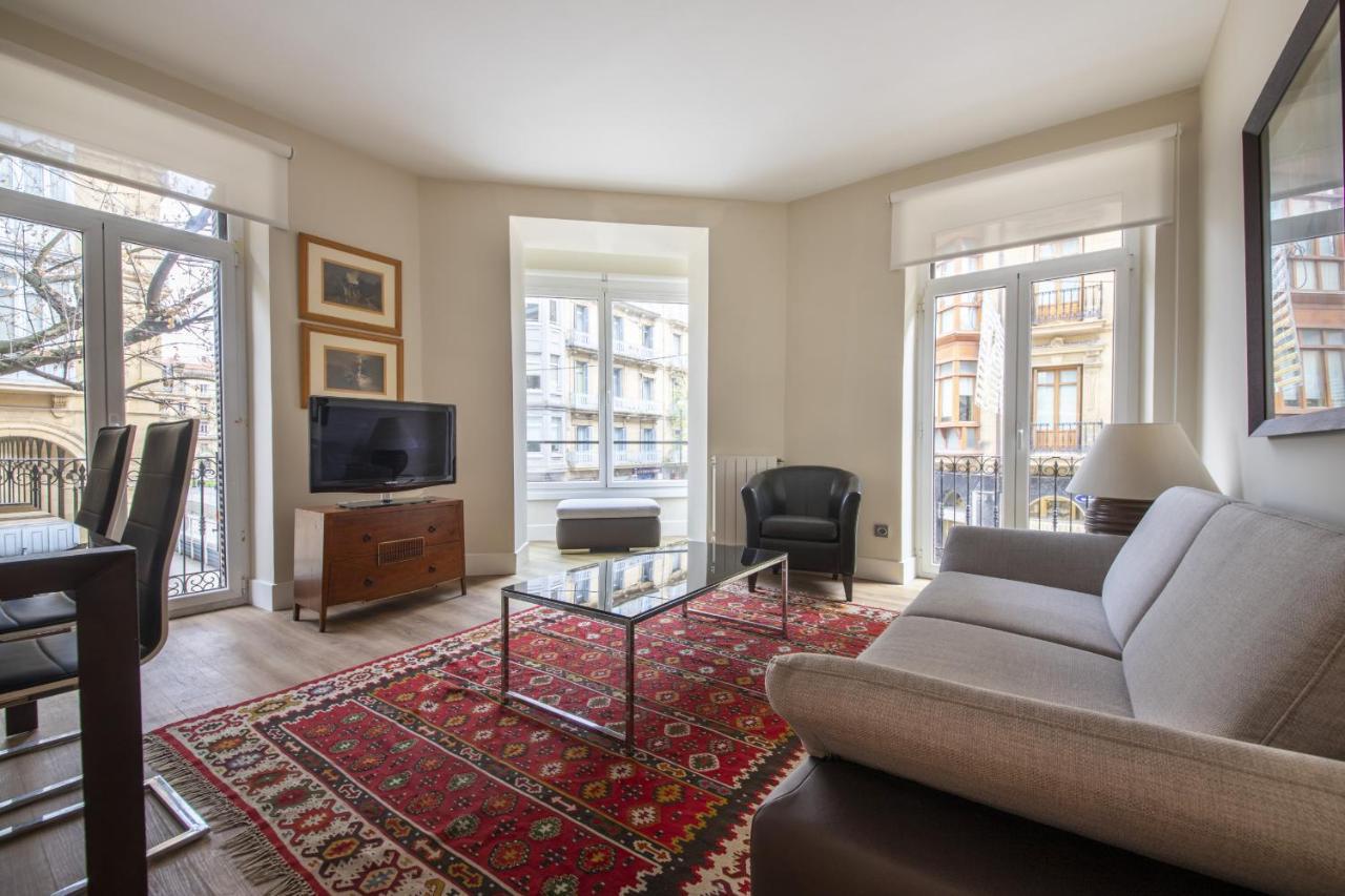 Apartment Urbieta Korner - Local Rentss *