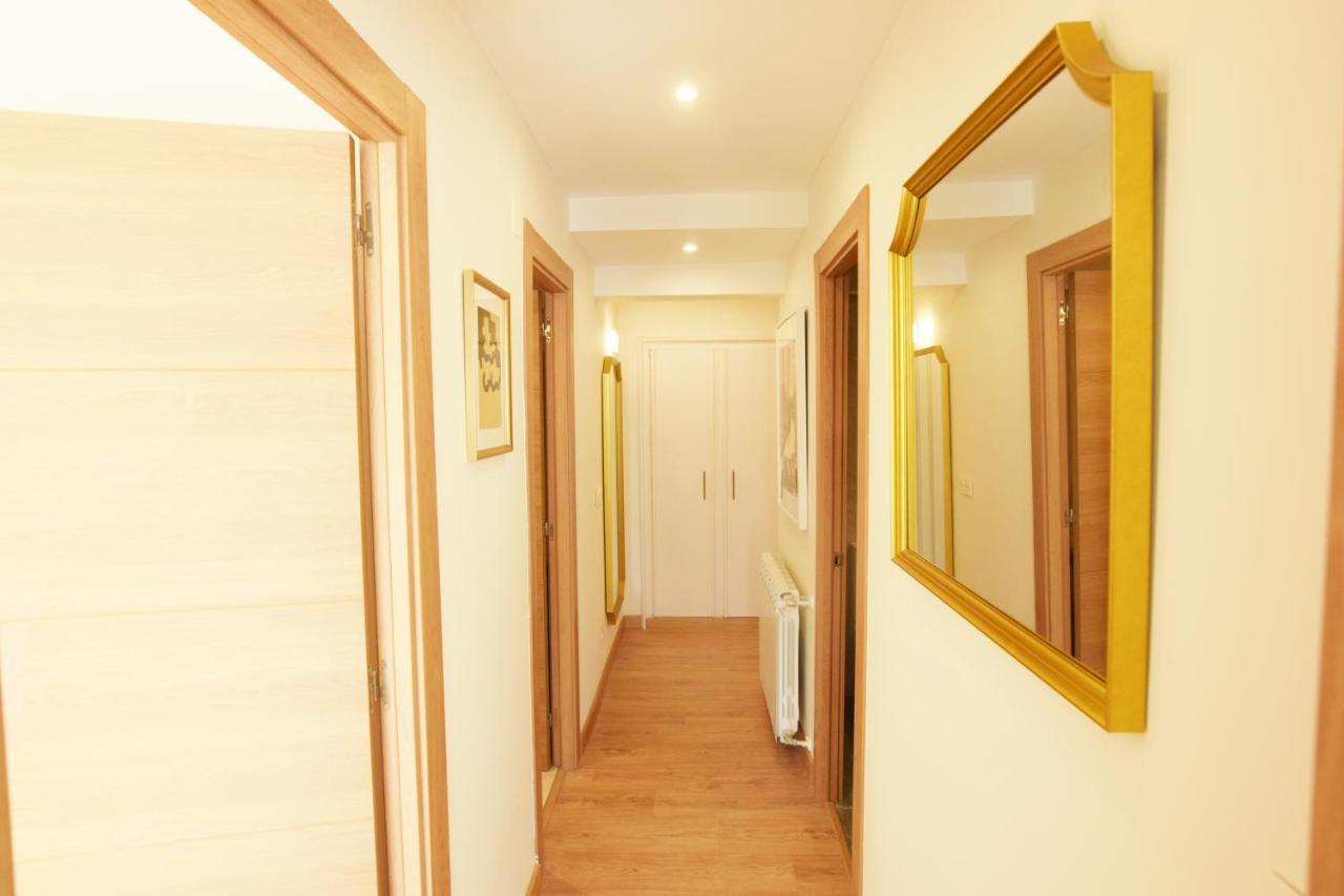 Paradise Luxurious Apartment, Free Parking, 3 Double Rooms, 4 Beds, Terrace, Jacuzzi, New Apartment