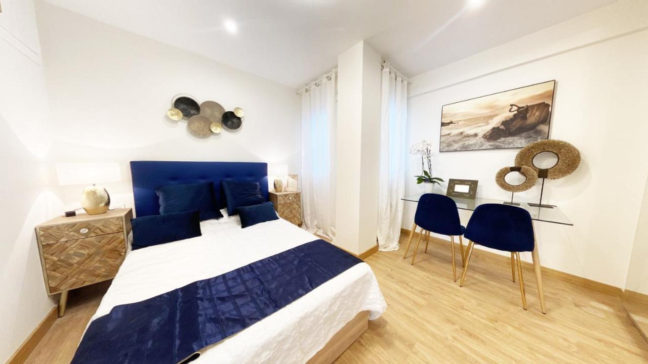 Paradise Luxurious Apartment, Free Parking, 3 Double Rooms, 4 Beds, Terrace, Jacuzzi, New San Sebastian