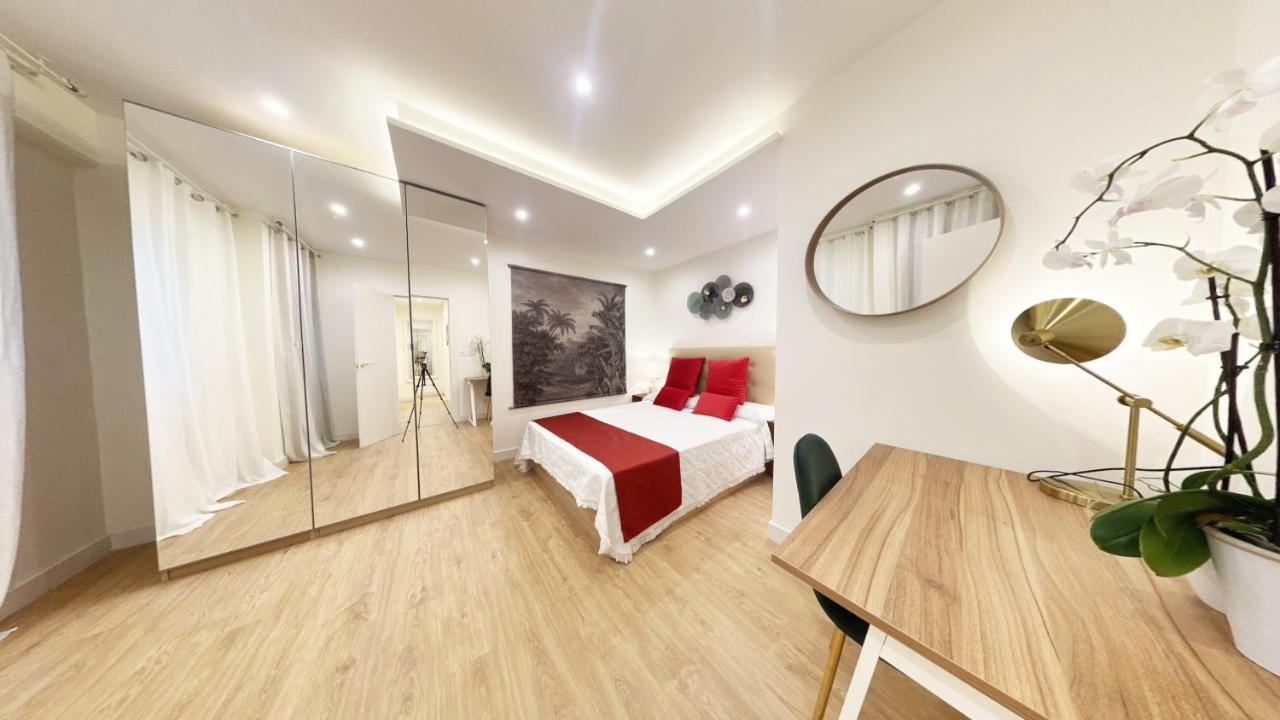 Bahia Luxurious Apartment, 3 Double Rooms, Free Parking, Terrace, Brand New