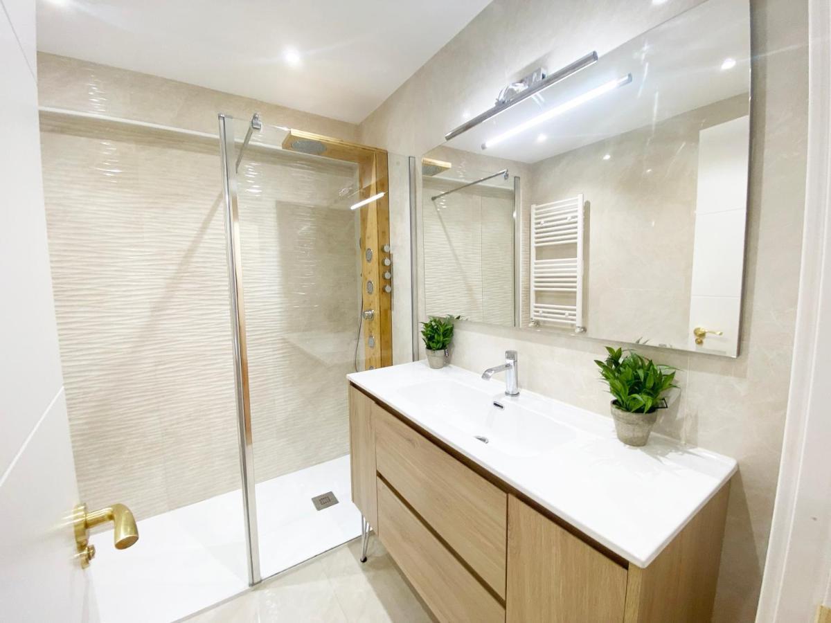 Bahia Luxurious Apartment, 3 Double Rooms, Free Parking, Terrace, Brand New Saint-Sébastien