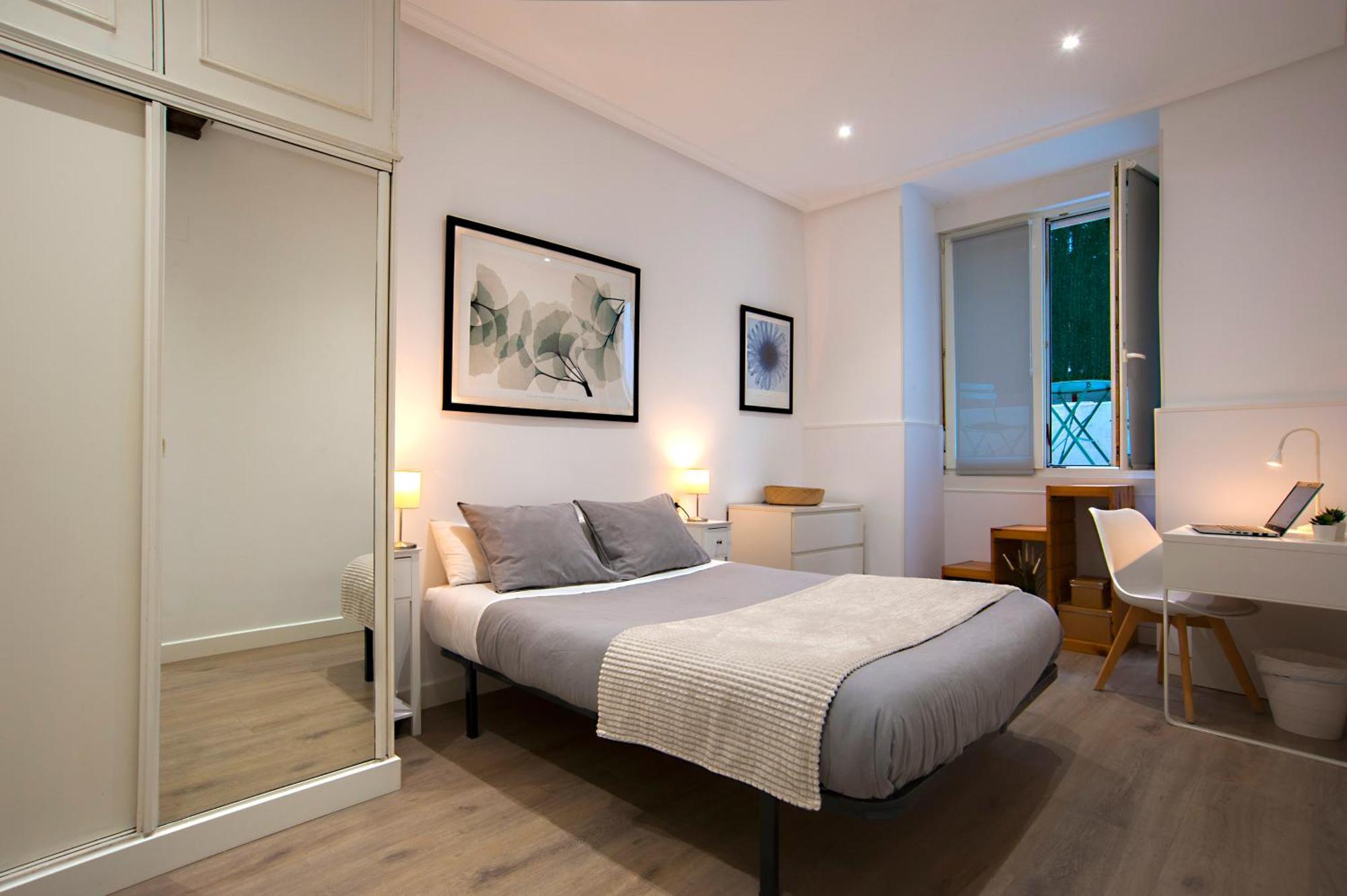 Apartamento Donostia, A Pocos Pasos De La Playa De La Concha. *
