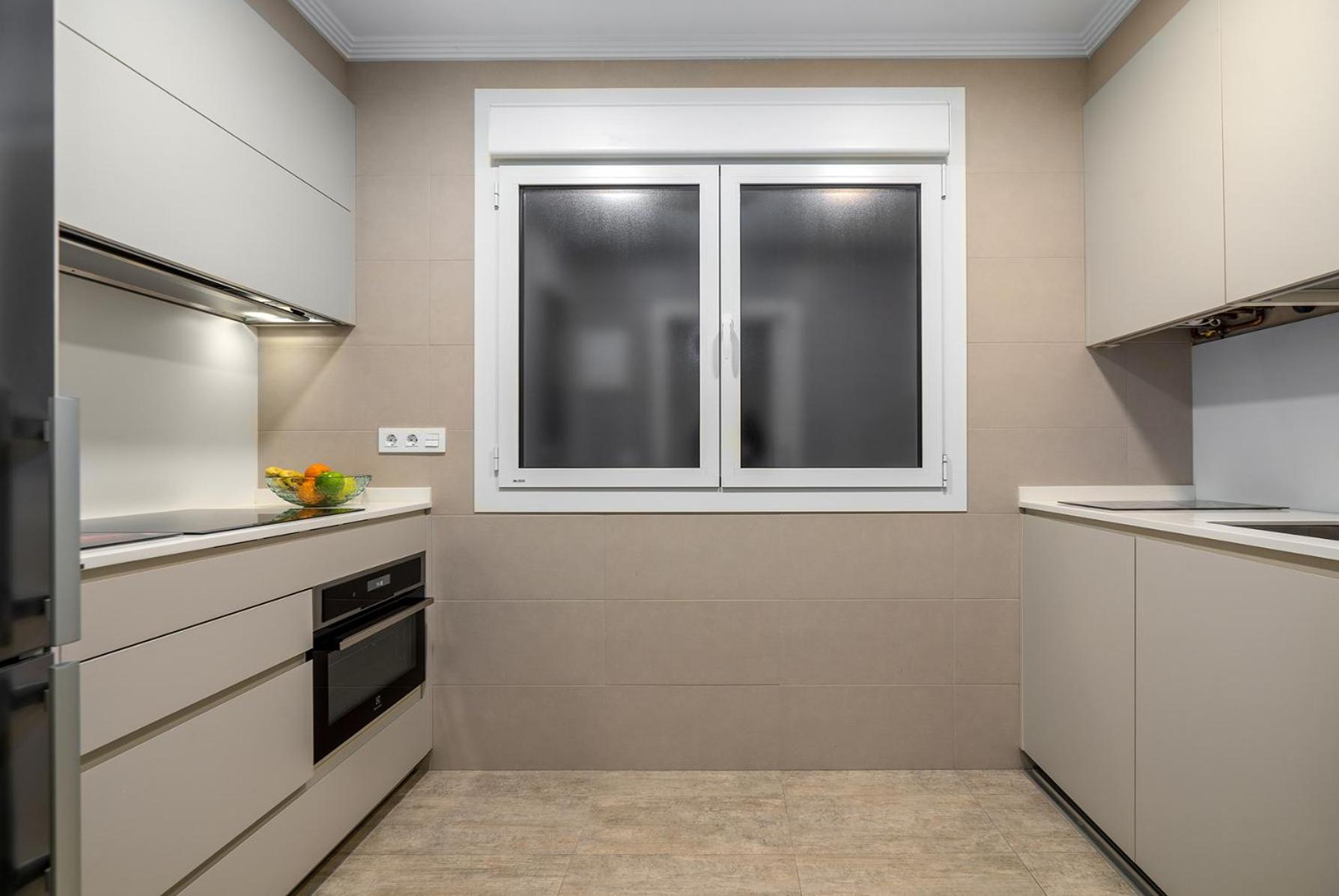 100m Playa Concha 4 Parking A 1 Calle Appartement