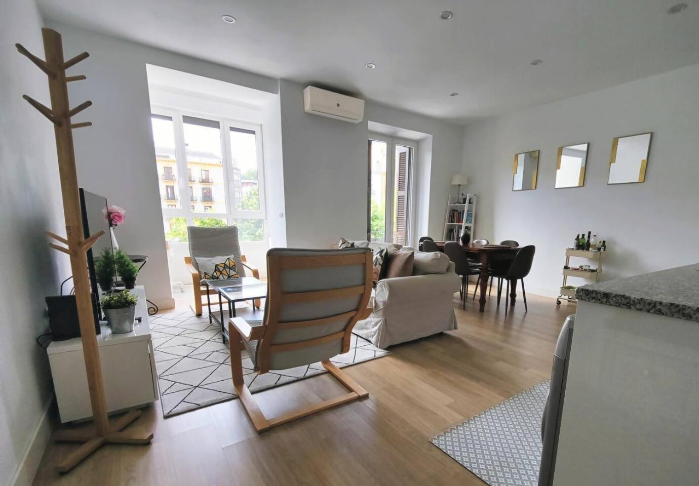 Easo Suits Family Friends Apartment