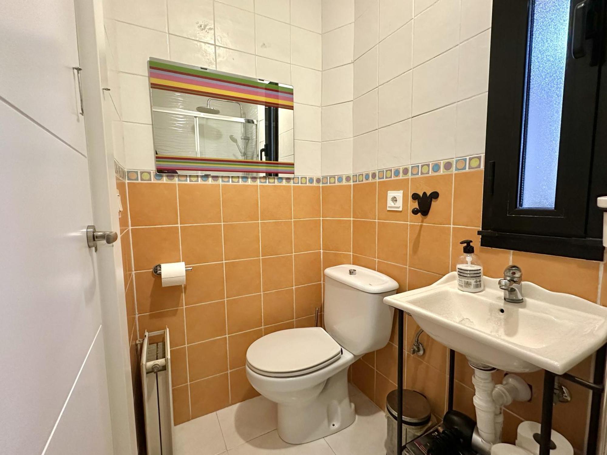 Habitación en casa particular Con Bano Privado Y Mini-cocina Privada En Casa Particular, Acceso Independiente *