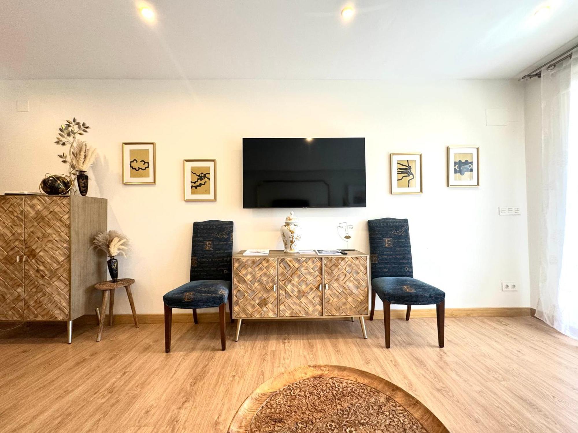 Apartment Paradise Luxurious Apartment, Free Parking, 3 Double Rooms, 4 Beds, Terrace, Jacuzzi, New