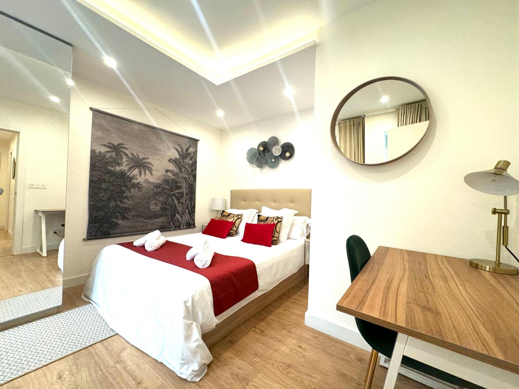 Apartment Bahia Luxurious Apartment, 3 Double Rooms, Free Parking, Terrace, Brand New *
