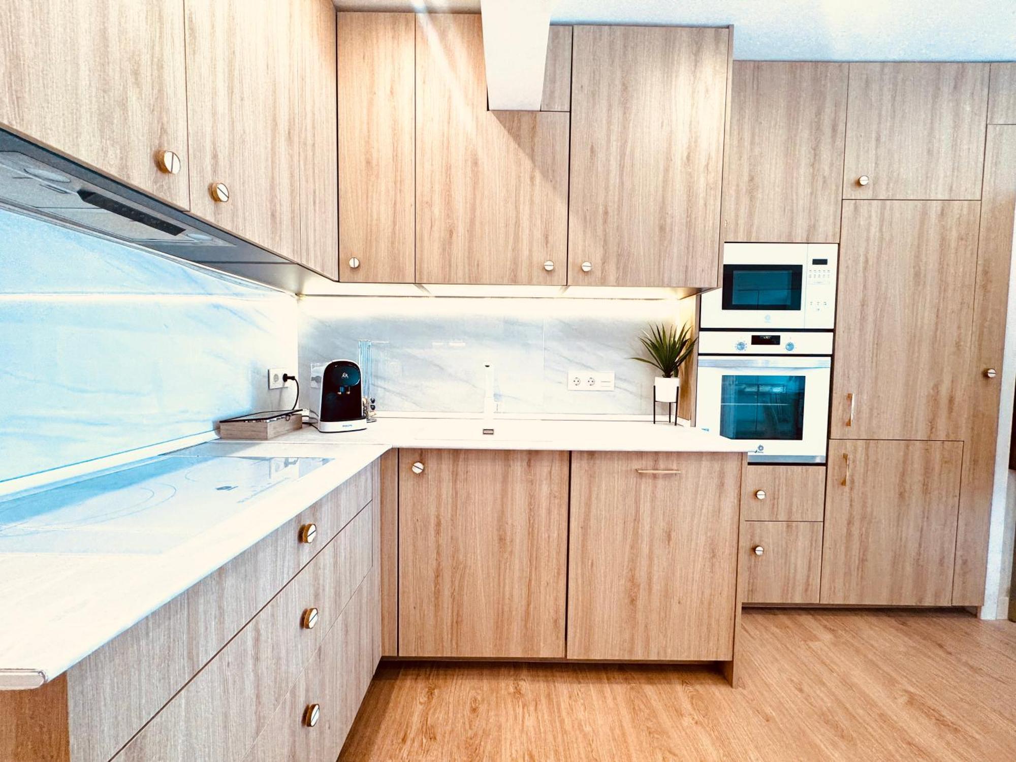 Bahia Luxurious Apartment, 3 Double Rooms, Free Parking, Terrace, Brand New Appartement Saint-Sébastien