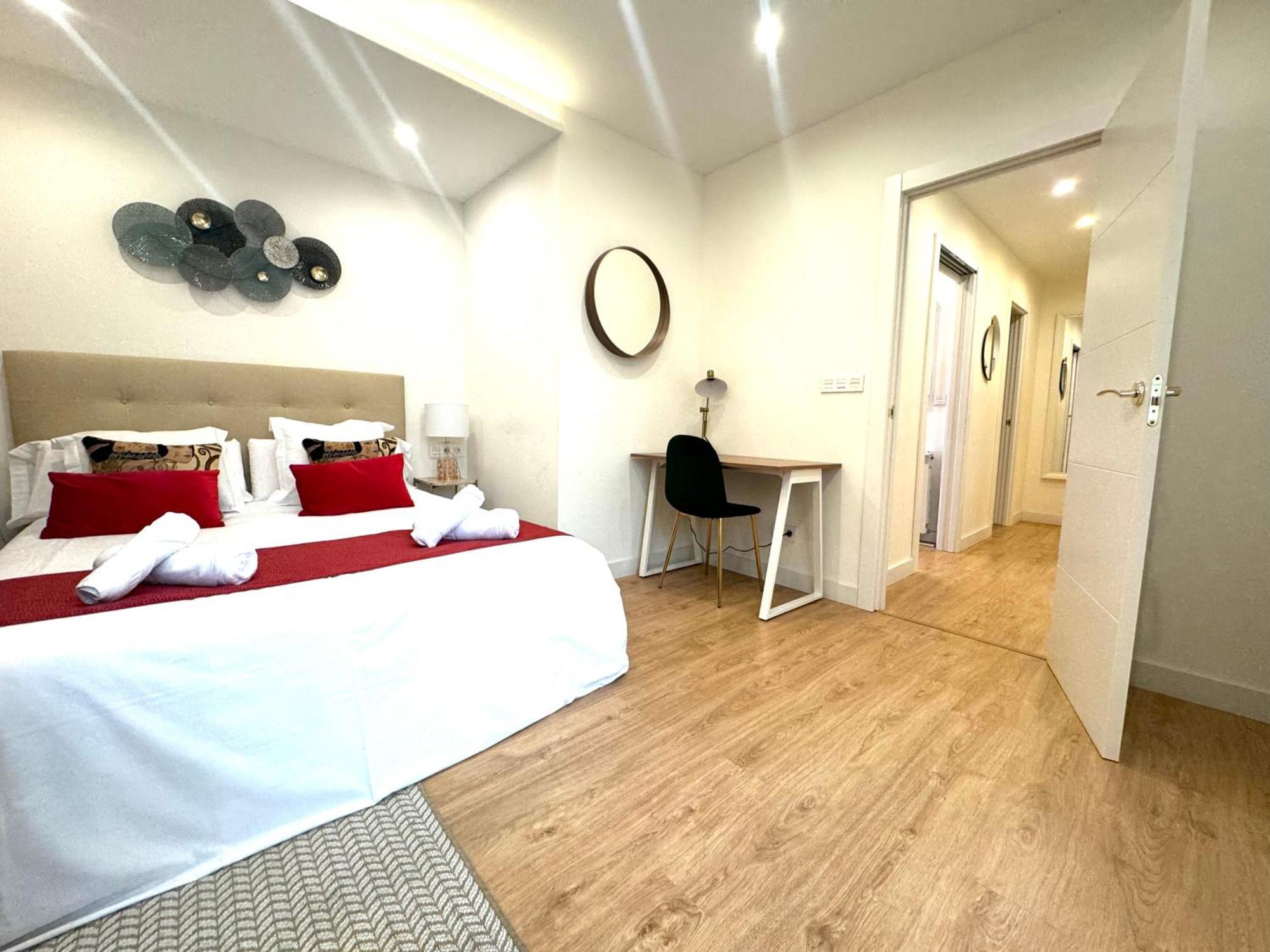 Apartment Bahia Luxurious Apartment, 3 Double Rooms, Free Parking, Terrace, Brand New San Sebastian