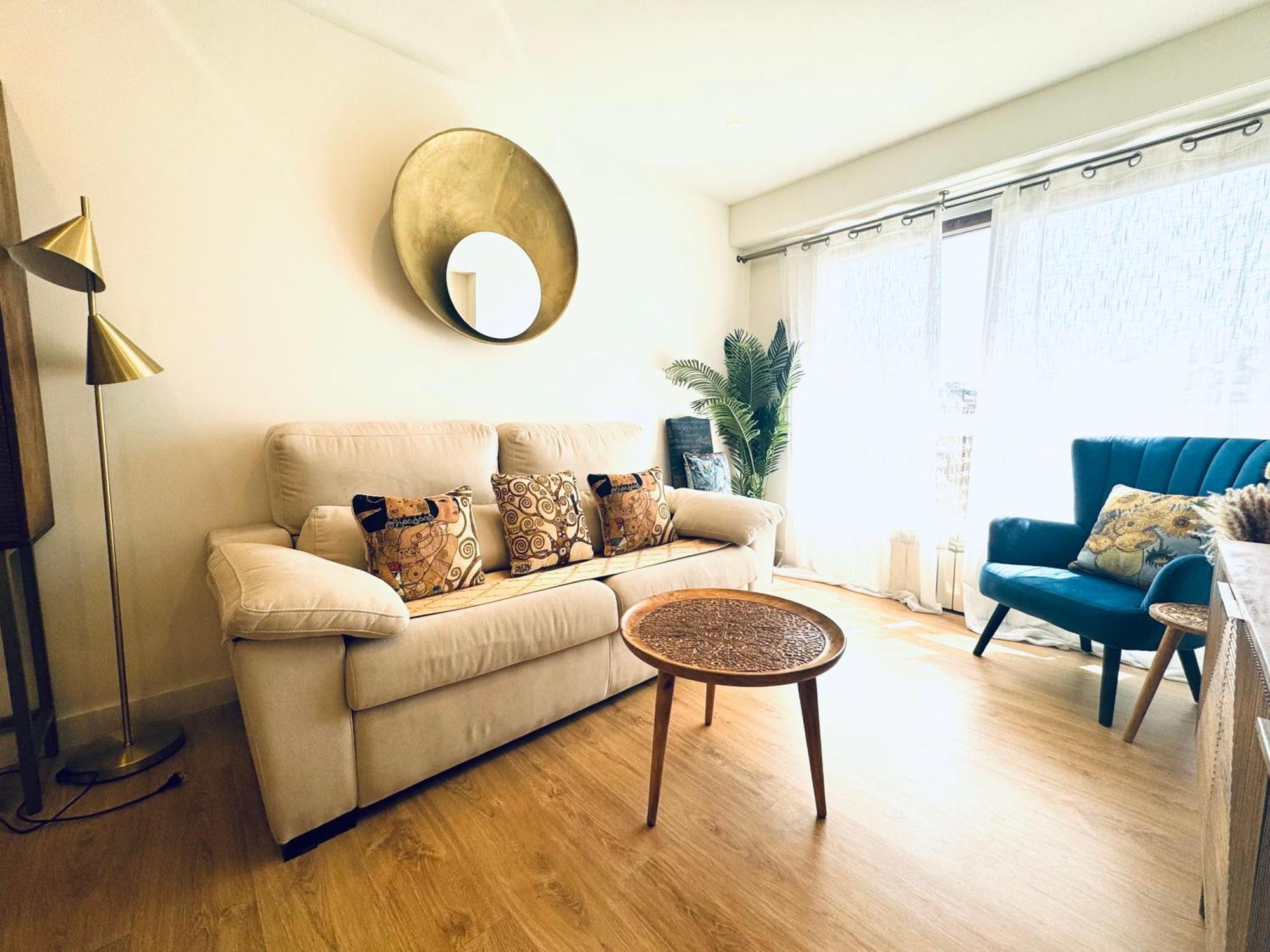 Bahia Luxurious Apartment, 3 Double Rooms, Free Parking, Terrace, Brand New *