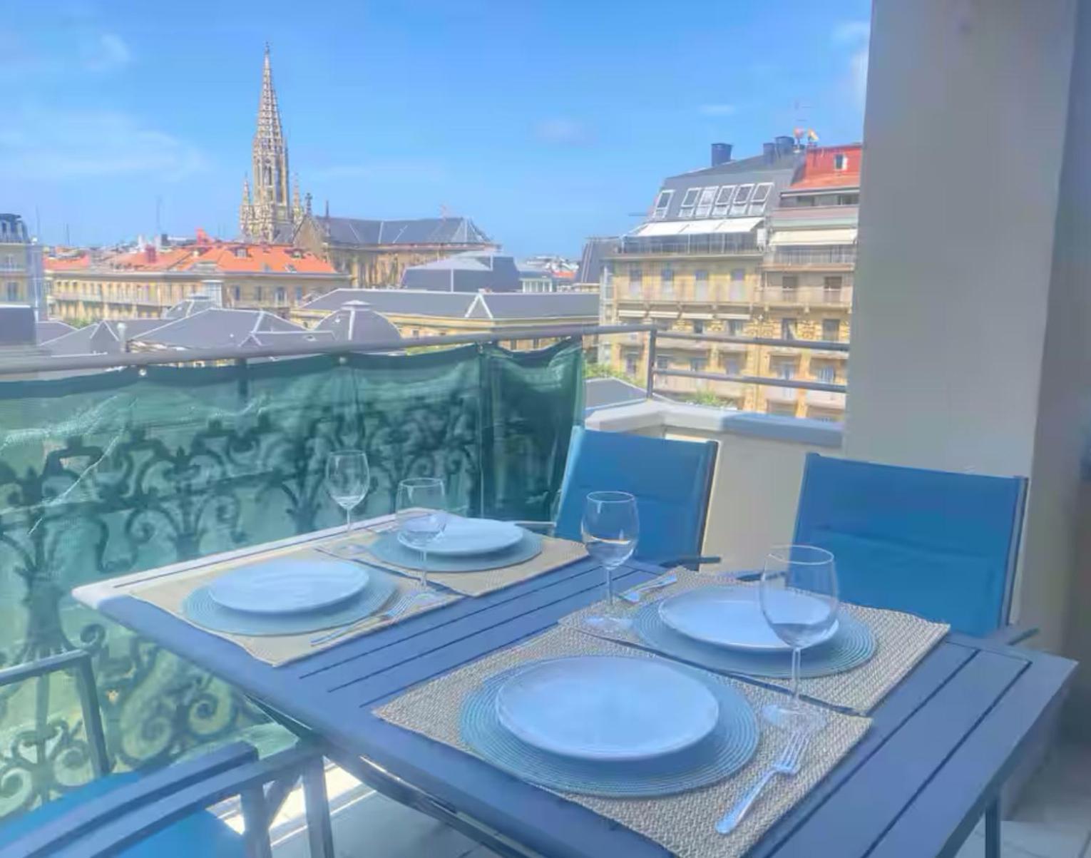 Mikain Terrace Cathedral View With Free Parking & Air Cond * Saint-Sébastien
