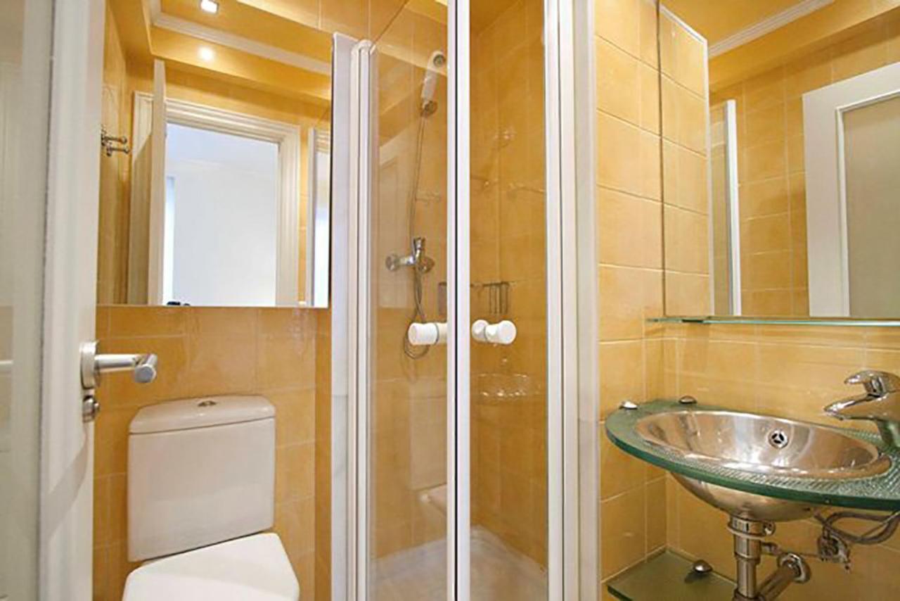 The Collection | Leonardo Apartment *