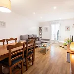 Spacious Central Old Town Apartment
