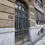 Prime Location Modern Stay
