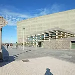 Amplio Apartamento En Gros Con Parking Privado