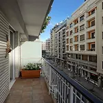 Amplio Apartamento En Gros Con Parking Privado