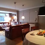 Terraza, Wifi, A 10 Minutos Del Centro