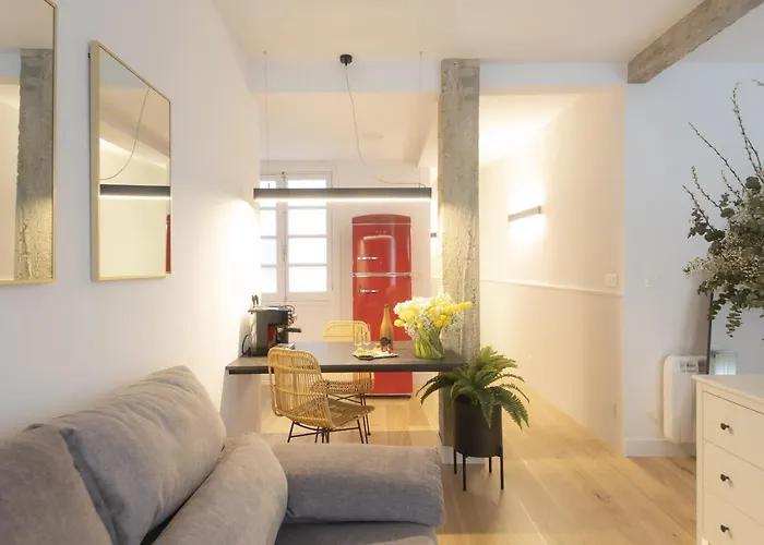Shiny By Oldtown Apartments