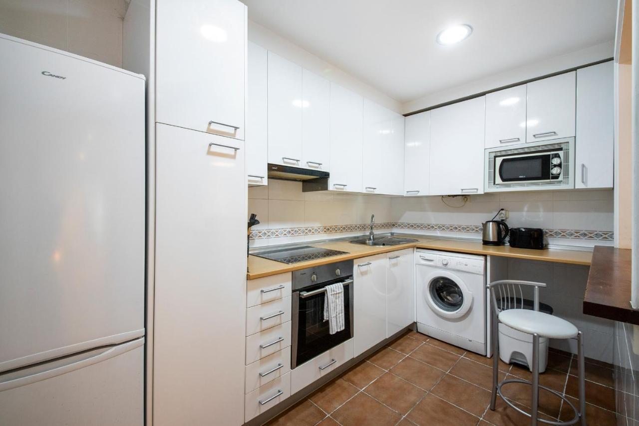 Spacious Old Town Apartment *