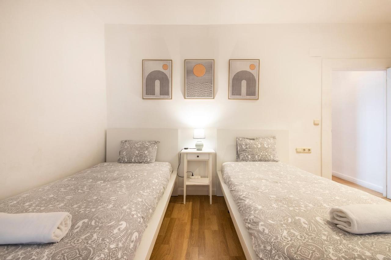 Spacious Old Town Apartment San Sebastian