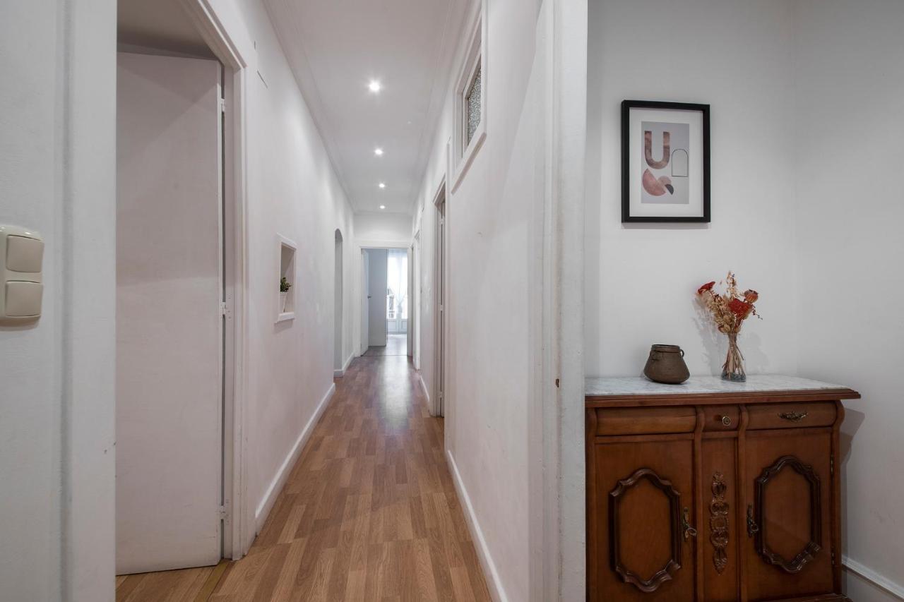 Spacious Old Town Apartment *