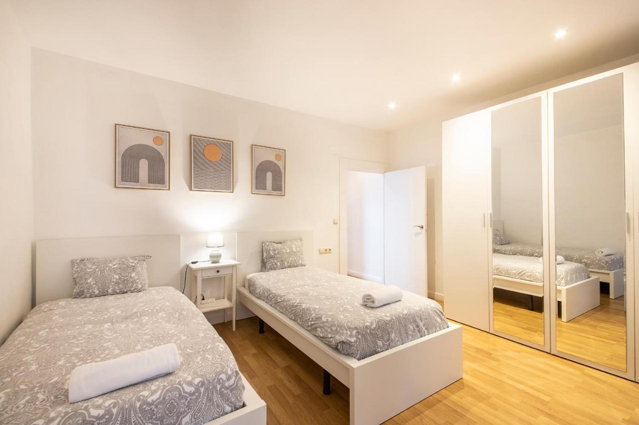 Spacious Old Town Apartment San Sebastian
