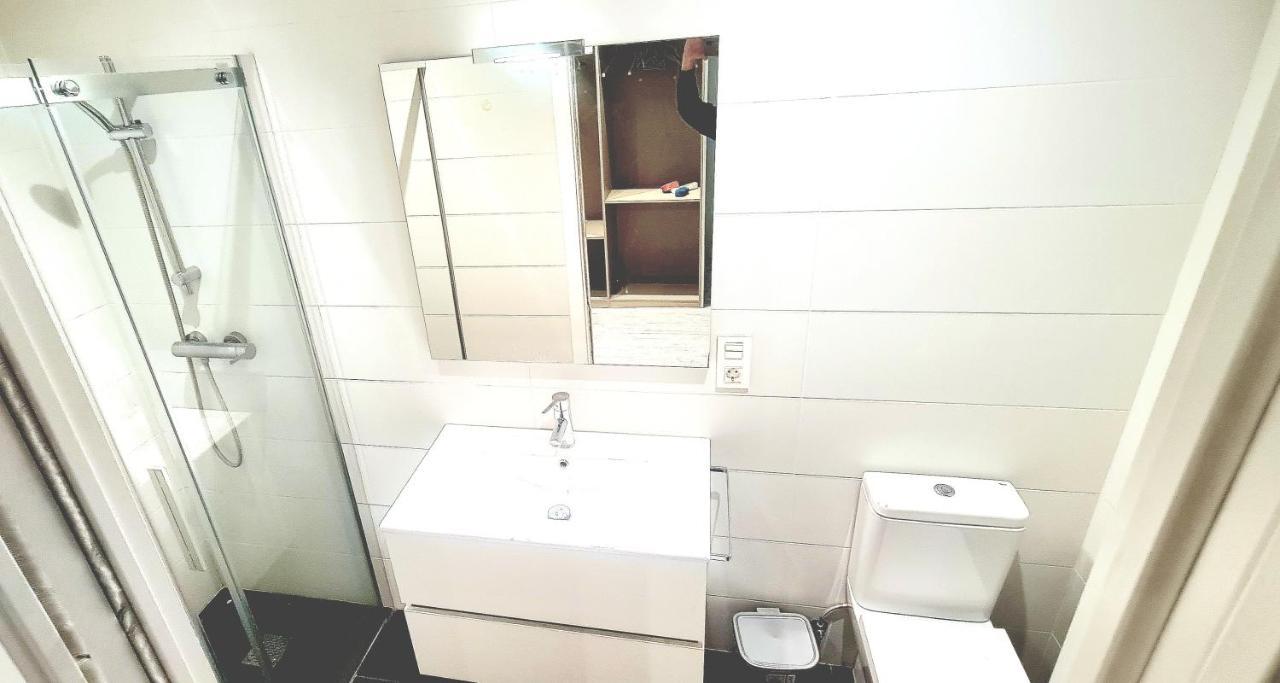 Amplia Con Bano Privado A Pasos De La Playa Habitación en casa particular