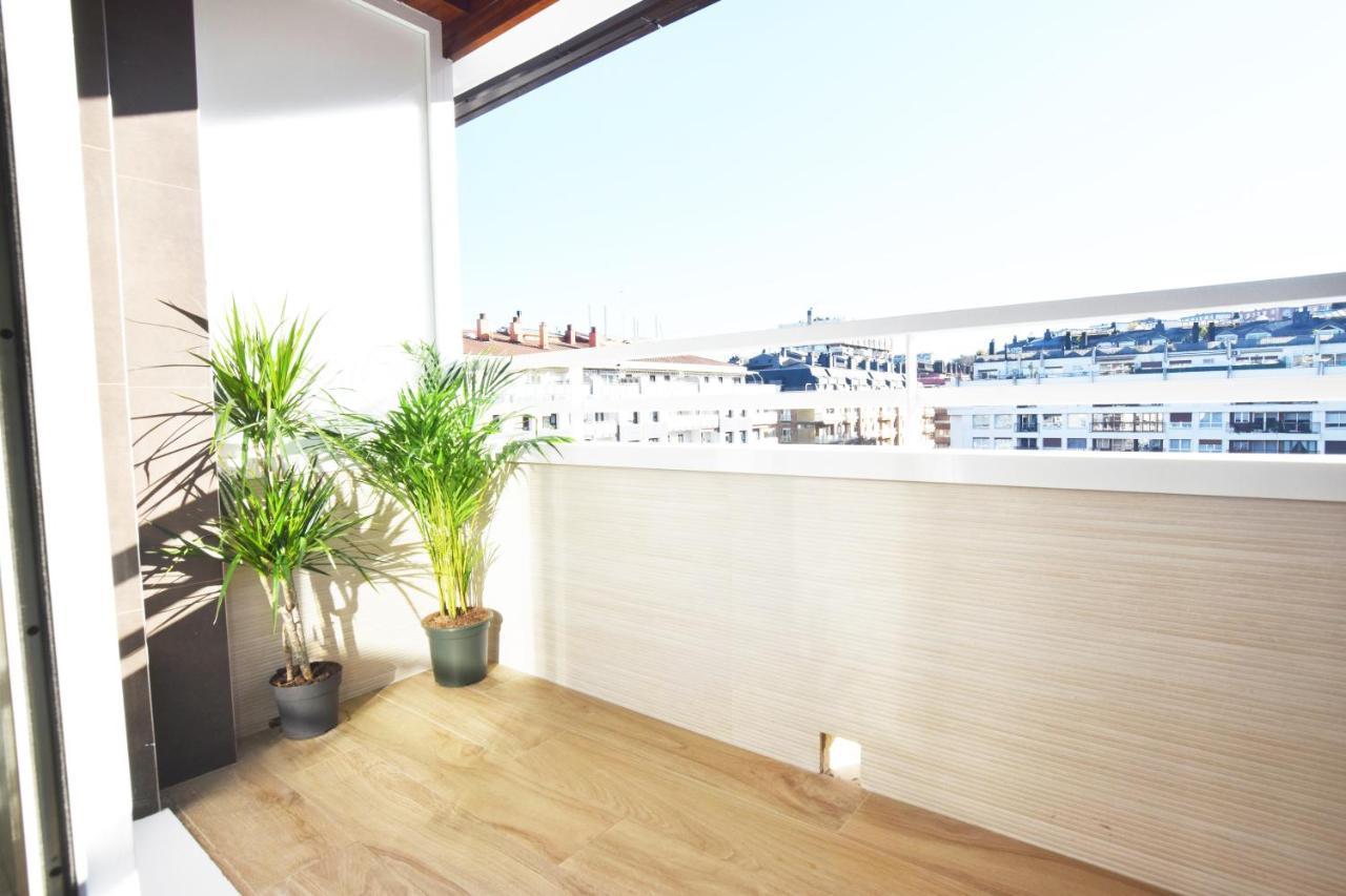 Paradise Luxurious Apartment, Free Parking, 3 Double Rooms, 4 Beds, Terrace, Jacuzzi, New Apartamento San Sebastián