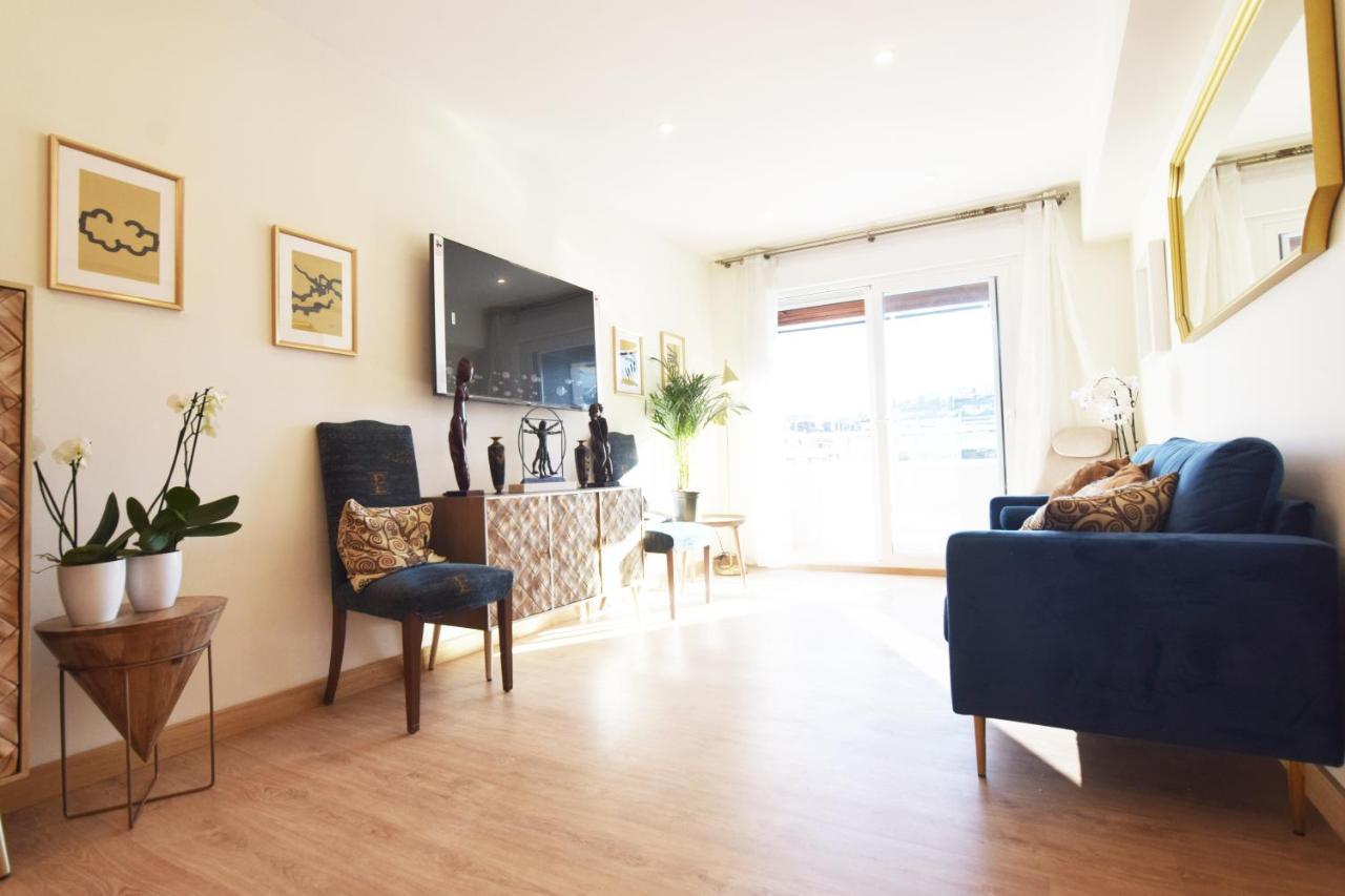 Paradise Luxurious Apartment, Free Parking, 3 Double Rooms, 4 Beds, Terrace, Jacuzzi, New Apartamento