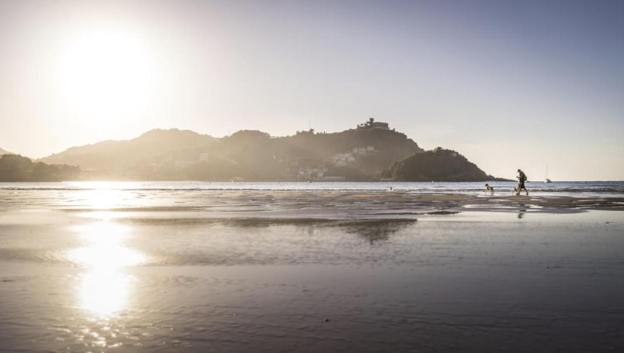 Paradise Luxurious Apartment, Free Parking, 3 Double Rooms, 4 Beds, Terrace, Jacuzzi, New Apartamento San Sebastián