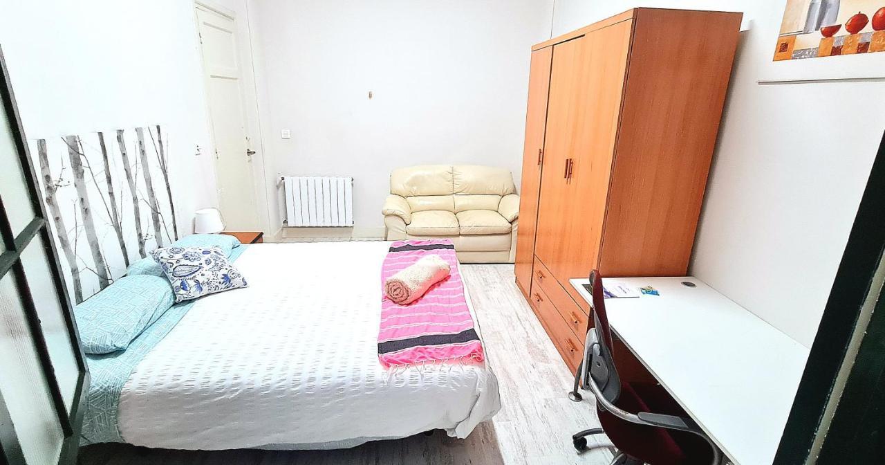 Privada A Pasos De La Playa Ondarreta Habitación en casa particular San Sebastián