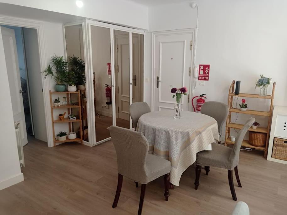 Apartamento Piso Con Terraza Junto A La Playa