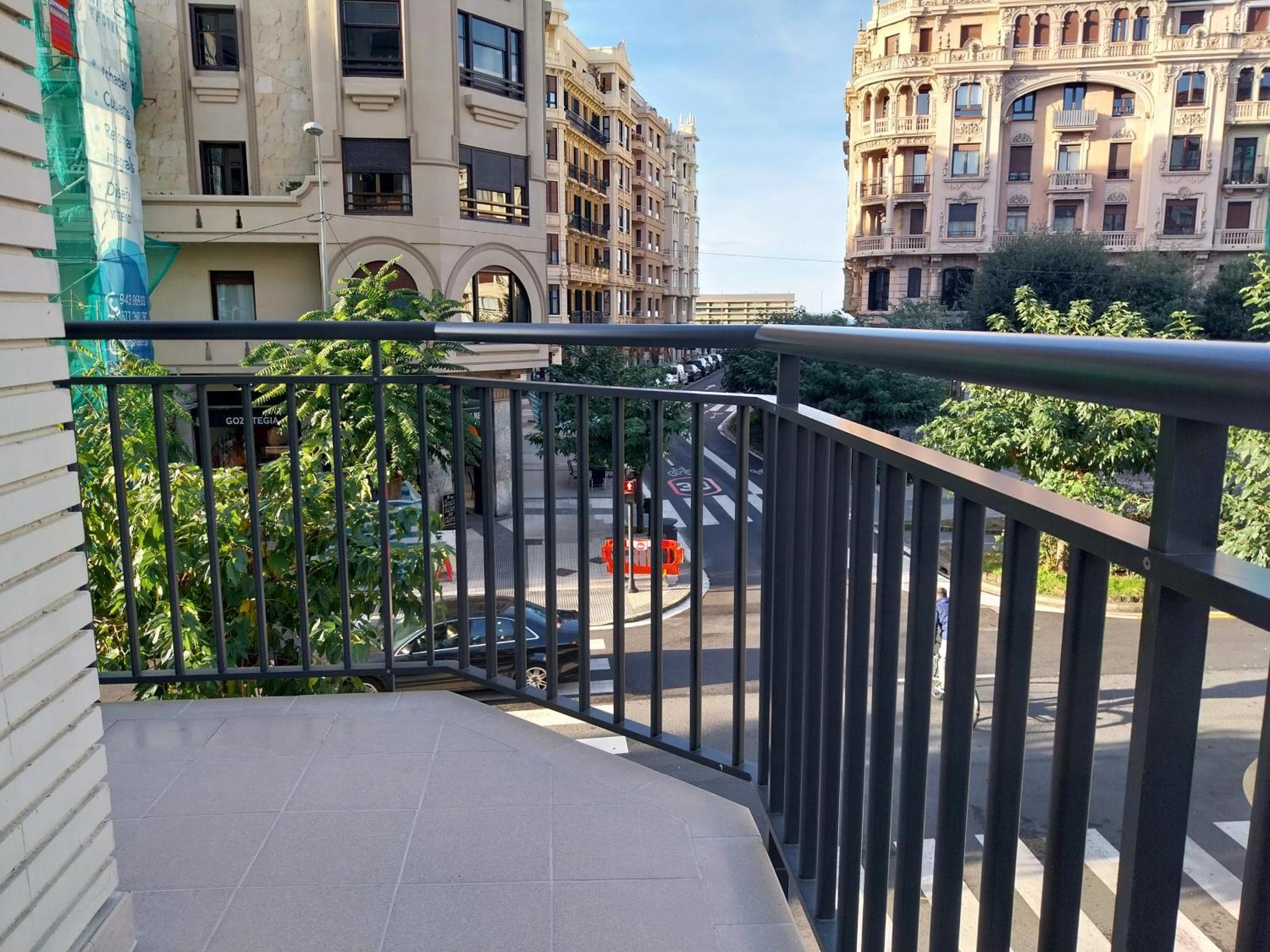 La Zurri Near Kursaal
