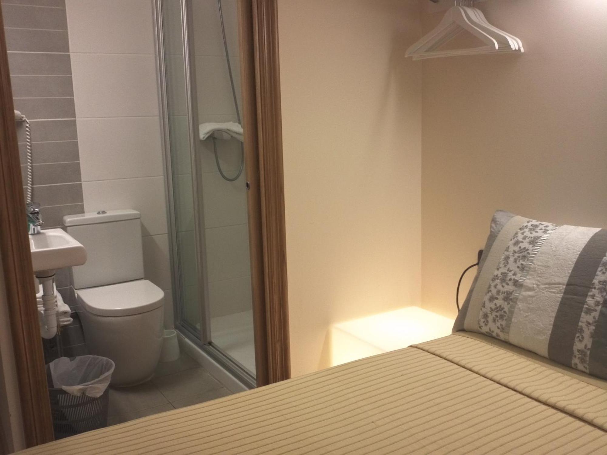 Guest house Easo