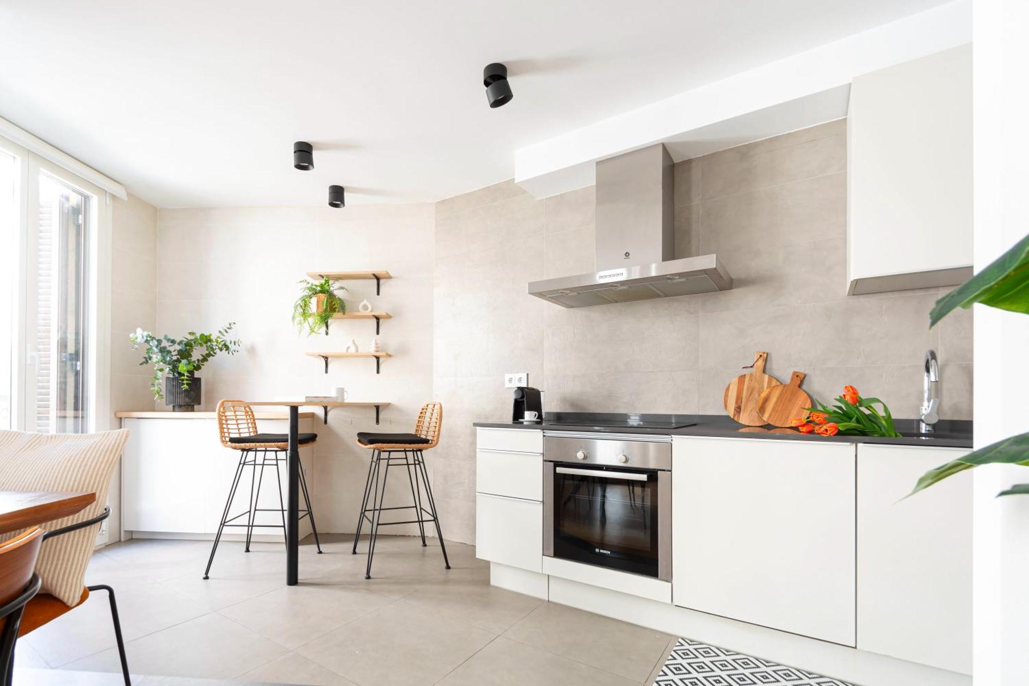 ☆centric Spacious⎮7 Balconies⎮brand New ⎮aircon ☆ Apartamento
