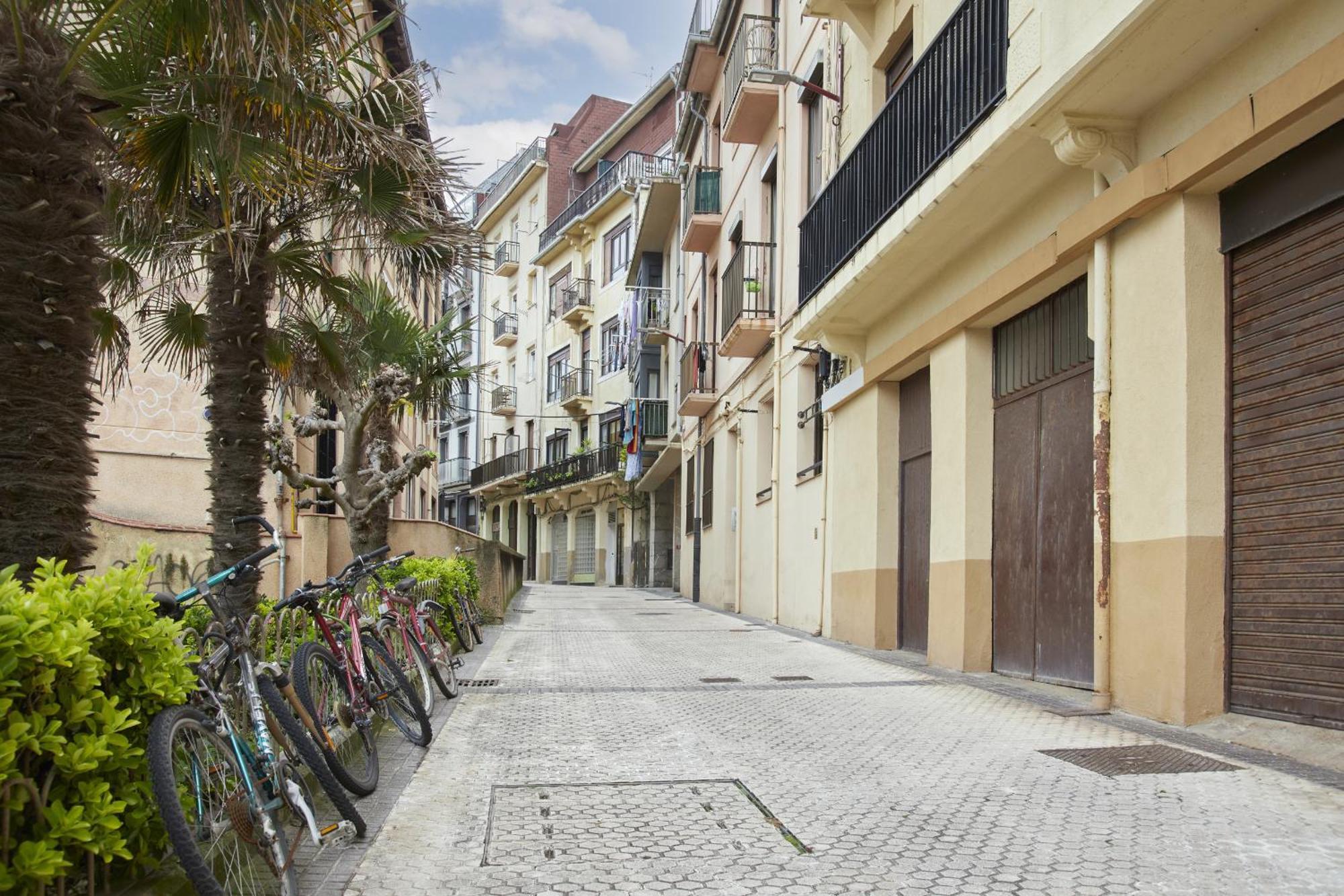 Always Easy I San Blas * San Sebastian