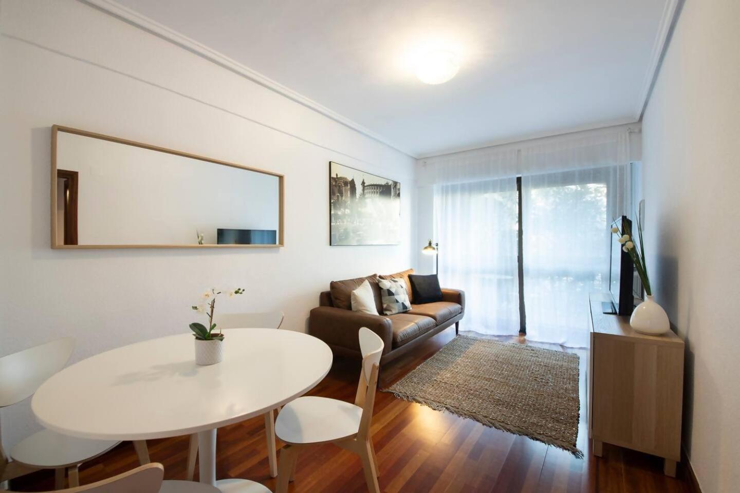 Agradable Con Parking En Gros Apartment *