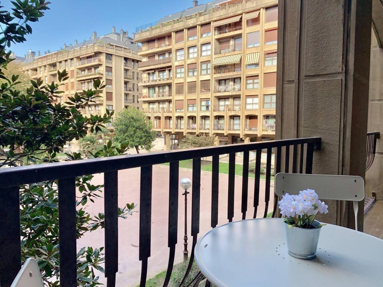 Agradable Con Parking En Gros Apartment