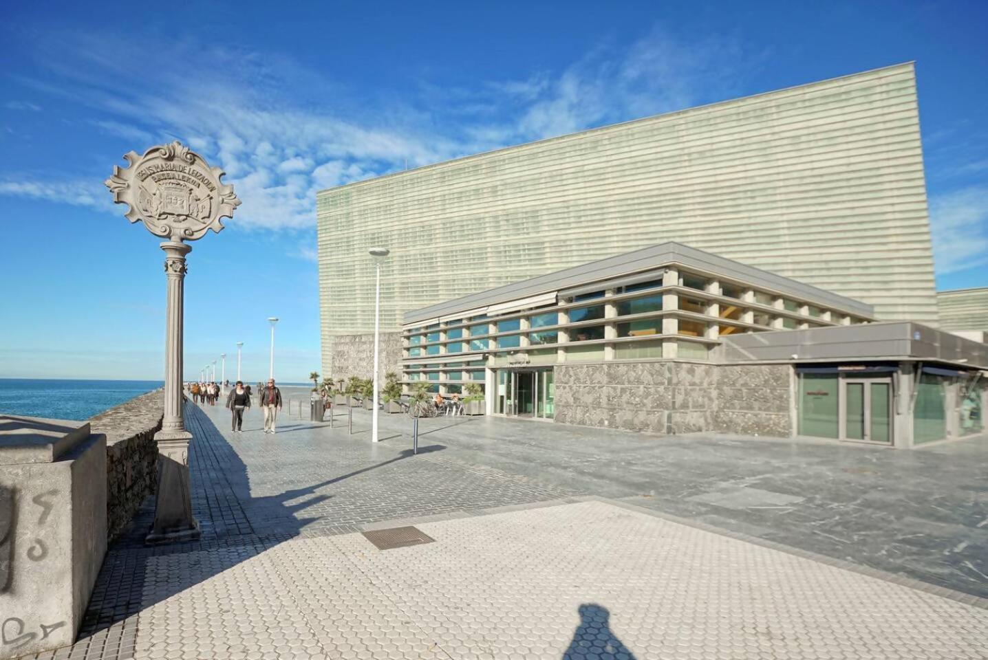 Amplio En Gros Con Parking Privado Apartment